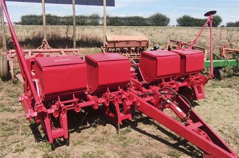 4 Row Hydraulic Planter Row Planters Planting And Seeding Equipment For