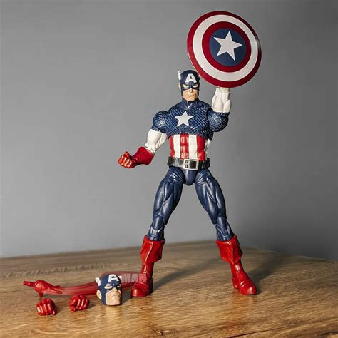 Marvel Legends Captain America 80th Anniversary, Hobbies & Toys, Toys