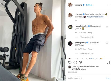 HOT nhất MXH đêm nay chính là Ronaldo Chỉ cần khoe sương sương body