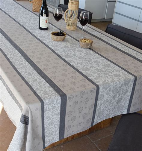 Nappe Fontvieille Jacquard Blanc Bleu Jaune Et Cru Beige