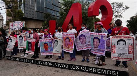 Nueve Policías Son Detenidos Por Relación Con El Caso Ayotzinapa Uno Tv