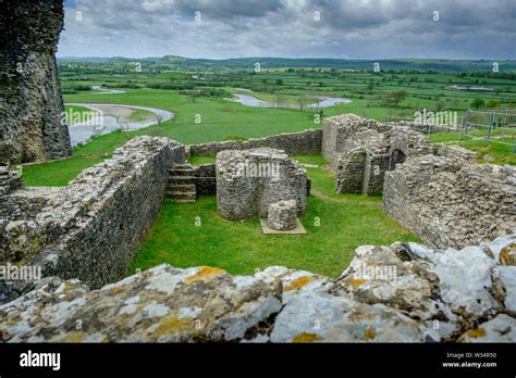 Towy Castle Ruin River Hi Res Stock Photography And Images Alamy