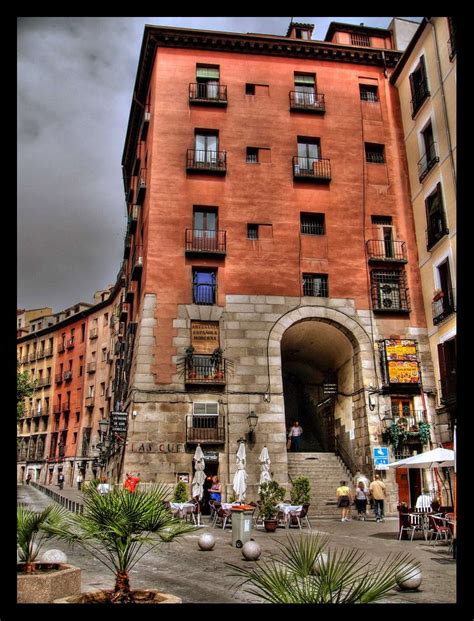 Sangria Sol Y Siesta Botin Is The World S Oldest Restaurant And Is In