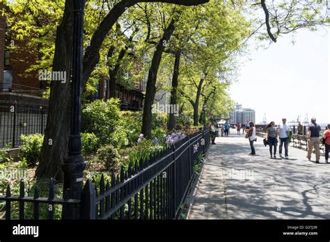 Brooklyn heights promenade new york hi-res stock photography and images ...