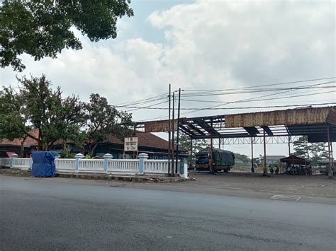 Sering Dijadikan Tempat Maksiat Eks Terminal Cilembang Kota