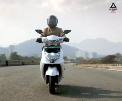 Indian EV Startup IVOOMi Launches Electric Scooter With Graphene Battery