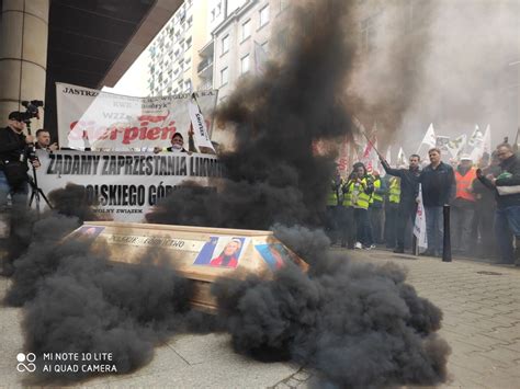 Protest G Rnik W W Warszawie Manifestowali Przeciw Planom Wprowadzenia