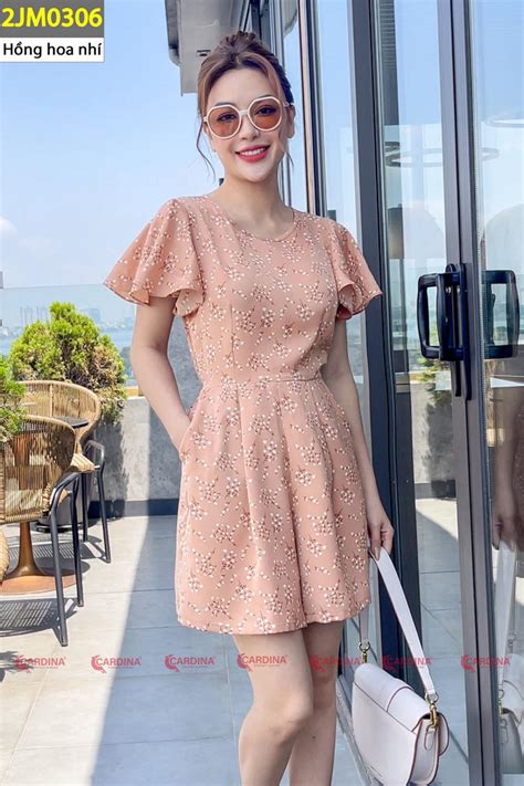 10 mẫu jumpsuit đi biển HOT TREND nàng nên thêm vào tủ đồ hè này