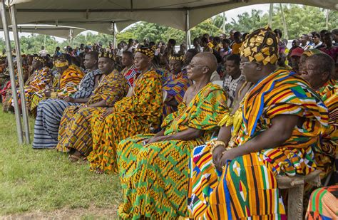 Fabric Spotlight Ghanaian Kente Cloth Hiro Wolf