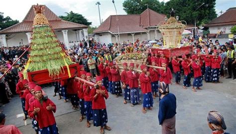 Tradisi Sekaten Yang Hanya Ada Di Jogja Dan Solo