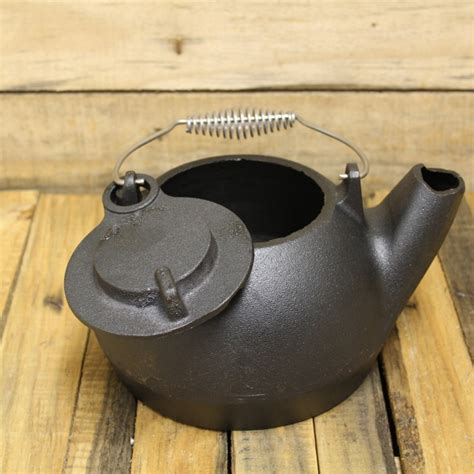 Cast Iron Tea Kettle with Handle and Lid holds 1 Qt - Witches Brew Pot