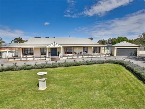 545 549 Eleventh Street Mildura VIC 3500 Realestate Au