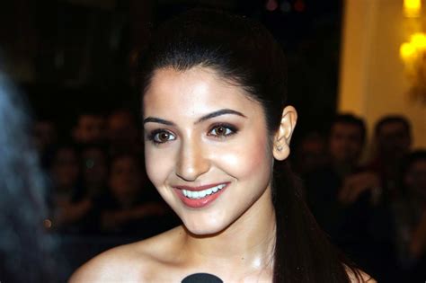 Unseen Hot Spicy Anushka Sharma Hot And Sexy Pics In Bikini