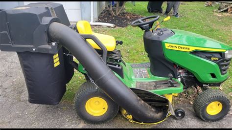 New And Improved John Deere Rear Bagger For Deck Unboxing Assembly