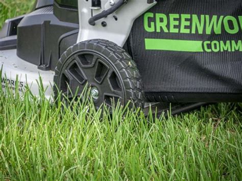 Greenworks 82v Commercial 25 Self Propelled Lawn Mower Review