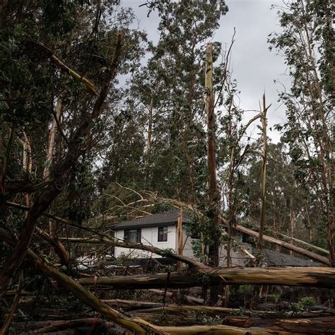 For California, ‘One of the Most Dramatic Weather Days’ - The New York