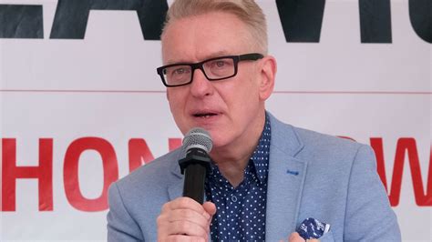 Mariusz Szczygieł wystosował apel do TVN Oburzyła go jedna rzecz Plotek