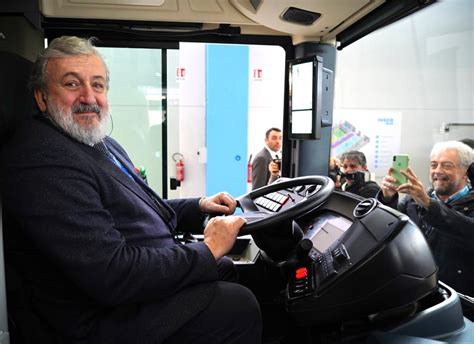 Iveco Torna A Produrre Bus In Italia Inaugurato Il Nuovo Stabilimento