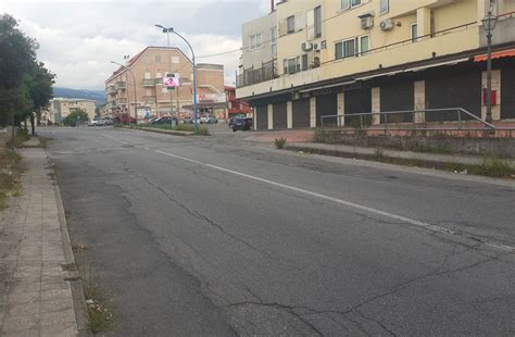 Lamezia Residenti Via Dei Bizantini Chiedono Strisce Pedonali Per