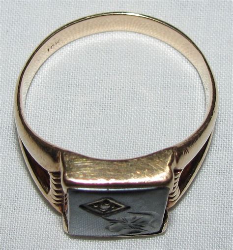 Mens K Yellow White Gold Black Carved Hematite Intaglio Ring