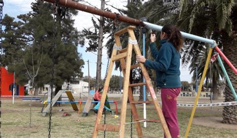 Trenel Acondicionan Los Juegos Infantiles Del Parque Municipal