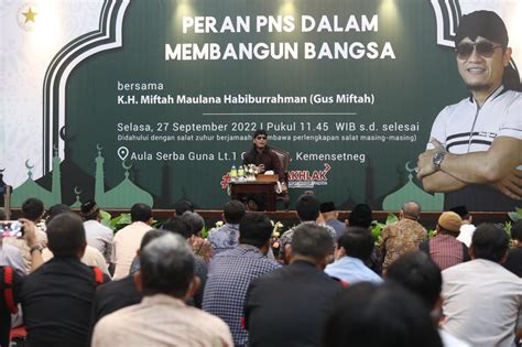 Ceramah Keagamaan Islam Dengan Tema Peran Pns Dalam Membangun Bangsa