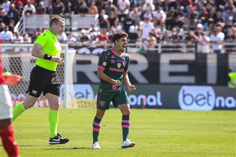 Fluminense Vence O Red Bull Bragantino Fora De Casa E Conquista A