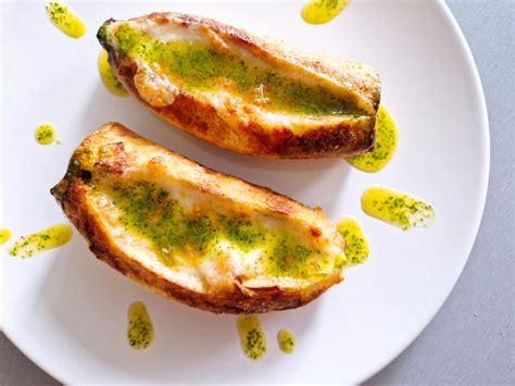 Pl Tano Maduro Relleno De Queso Y Aceite De Cilantro En Airfryer