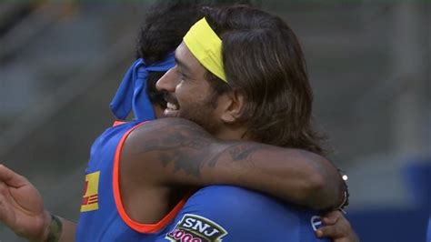 Ipl 2024 Hardik Pandya Runs In To Hug Ms Dhoni Before Mi Vs Csk Toss Video Goes Viral