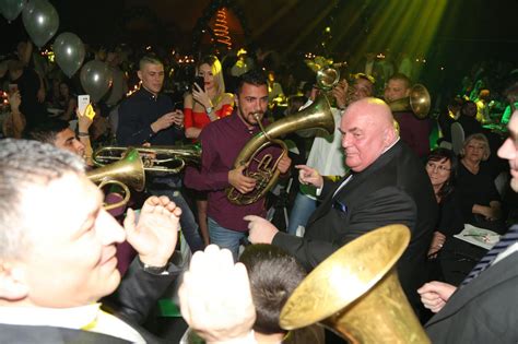 Lud Provod Na Kopu Palma Se Veselio Uz Truba E Seka U Pono Otpevala