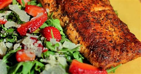 Artsy Bites Cajun Salmon With Arugula And Strawberries Salad