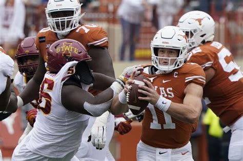 Halls Late Td Lifts No 15 Iowa State Over No 20 Texas Ap News