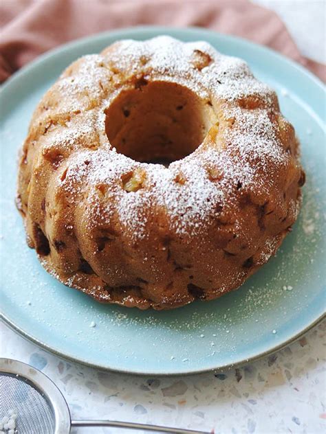 Gugelhupf mit Apfelstückchen saftig vegan OOHMAMI