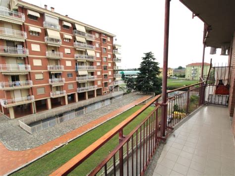 Vendita Appartamento Trofarello Trilocale In Via Xxiv Maggio 6 Buono