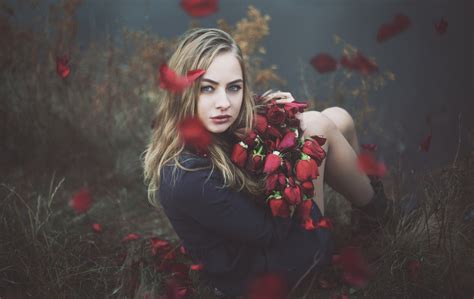 Fondos De Pantalla Mujeres Al Aire Libre Mujer Modelo Flores Rojo