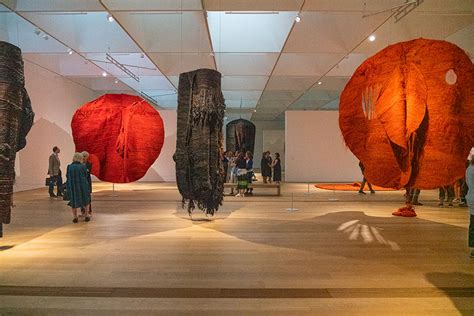 Magdalena Abakanowicz Textile Territories Wystawa W Lozannie