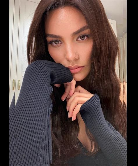 Hazal Filiz Küçükköse | romantique | Instagram