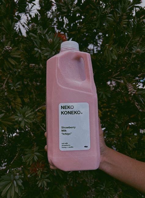 Ichigo Strawberry Milk [64 oz. JUG] pre-order | Neko Koneko Cafe