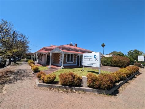 Directory of Professional Estate Agents in Westbourne 6