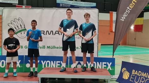 Badminton Jugend Linus Emmerich Und Leon Kaschura Siegen Bei Den Yonex