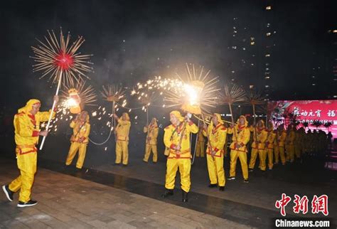 福建沙县：民俗踩街“闹”元宵 民俗地理 华夏经纬网