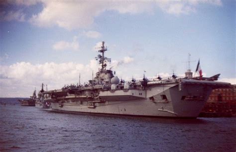 Hms Ark Royal 91 Photos History Specification