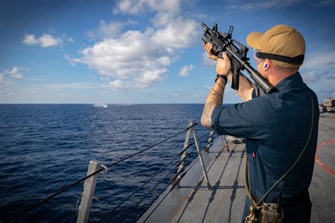 DVIDS Images USS Sioux City Sailor Shoots An M203 Grenade Launcher