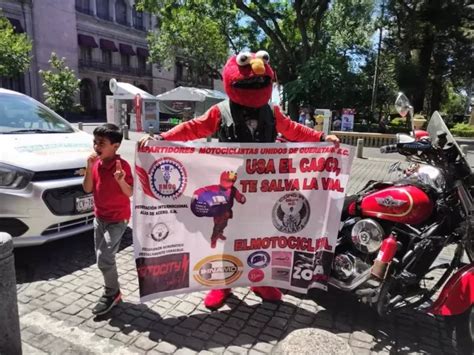 Reaparece Elmo Tociclista Para Exhortar A Motociclistas De Xalapa A