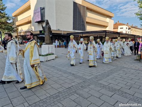 FOTO PS Emilian Crișanul la hramul Catedralei Episcopale din