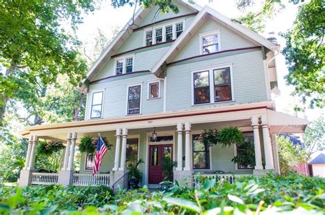 1910 Victorian Queen Anne In Fort Wayne Indiana