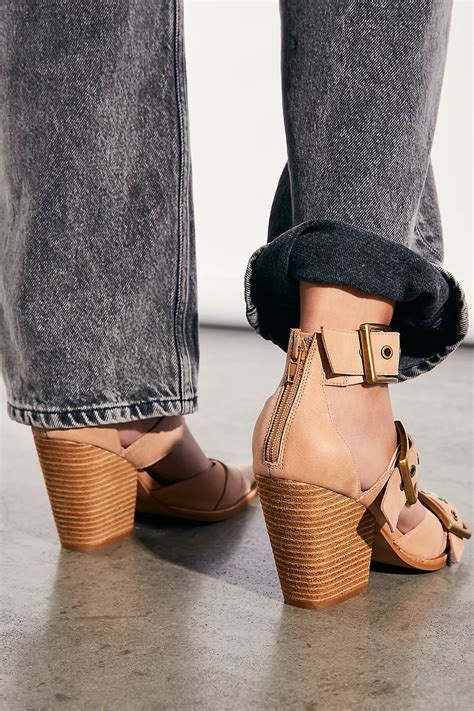 Hendrix Heels Heels Upcoming Fashion Trends Boho Outfits