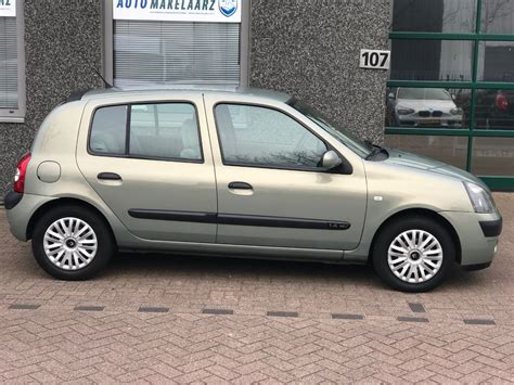 Renault Clio Privilege Automakelaarz