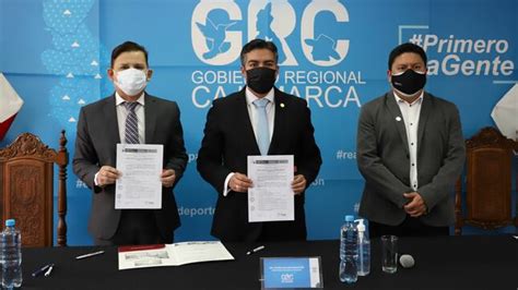 Provías Descentralizado firma convenios con gobierno regional y