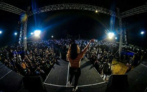 Pin By Nimisha Neha On Shirley Setia Shirley Setia Concert